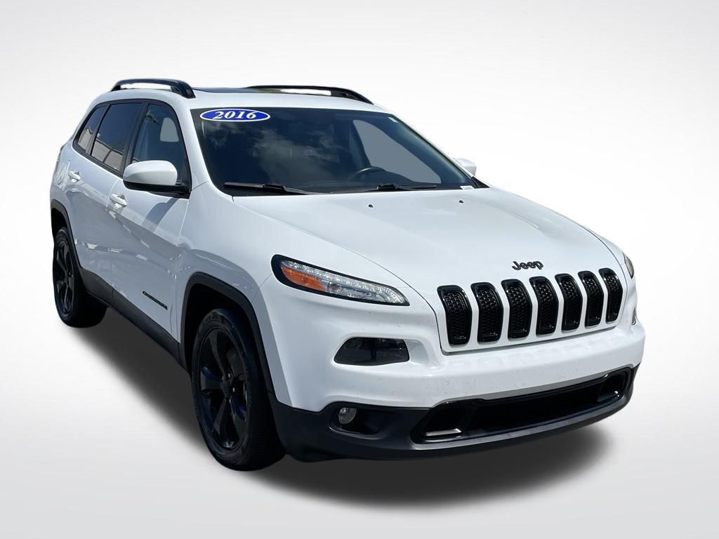 Thumbnail: 2016 Jeep Cherokee - 8