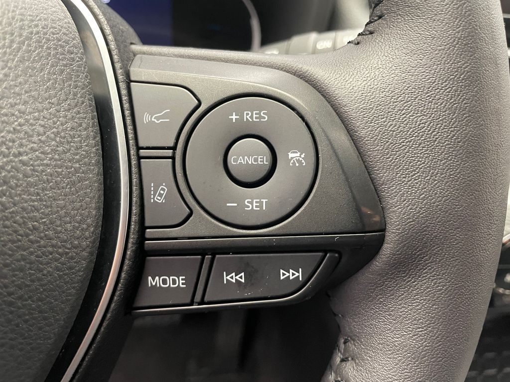 2024 Toyota RAV4 XLE 23