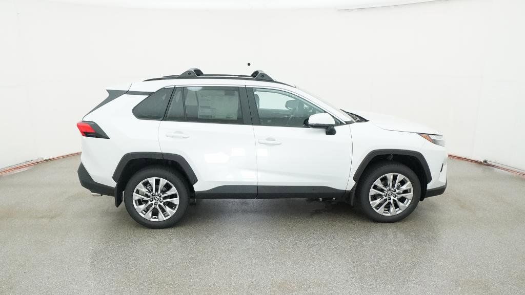 Thumbnail: 2025 Toyota RAV4 - 21