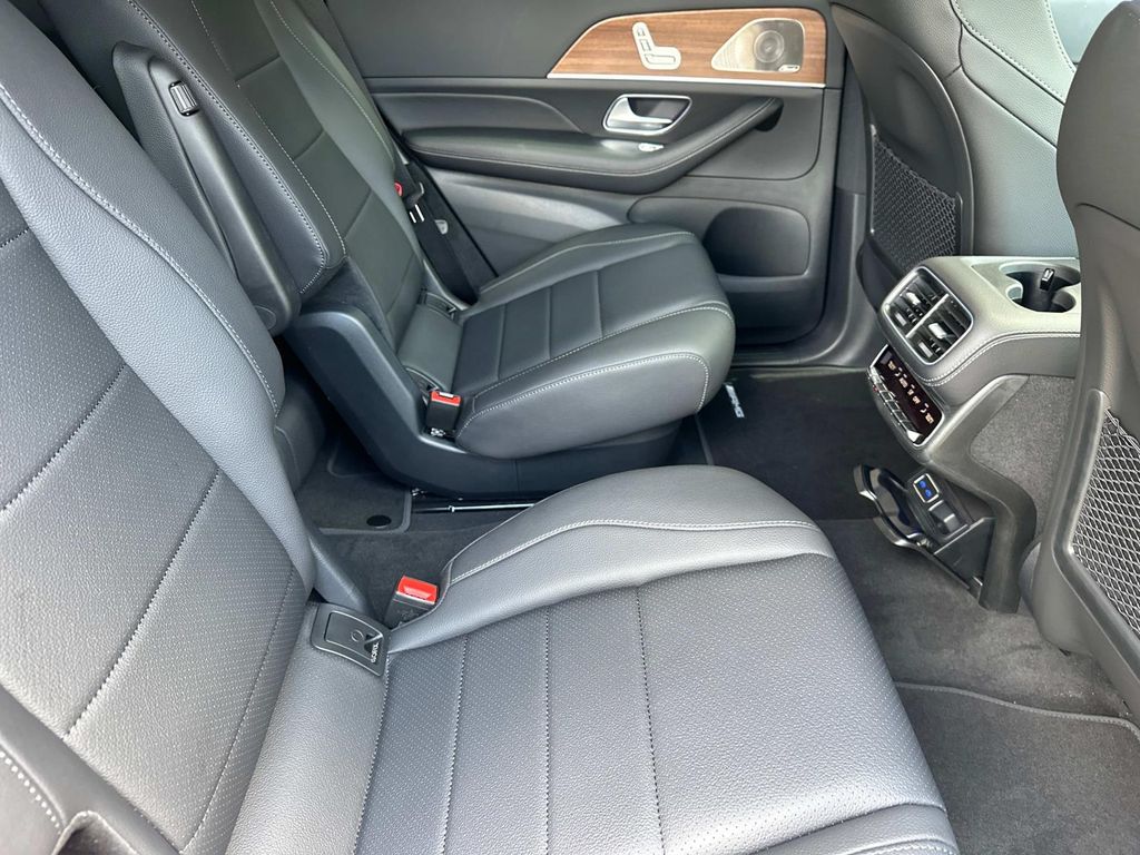 Thumbnail: 2025 Mercedes-Benz GLS - 25