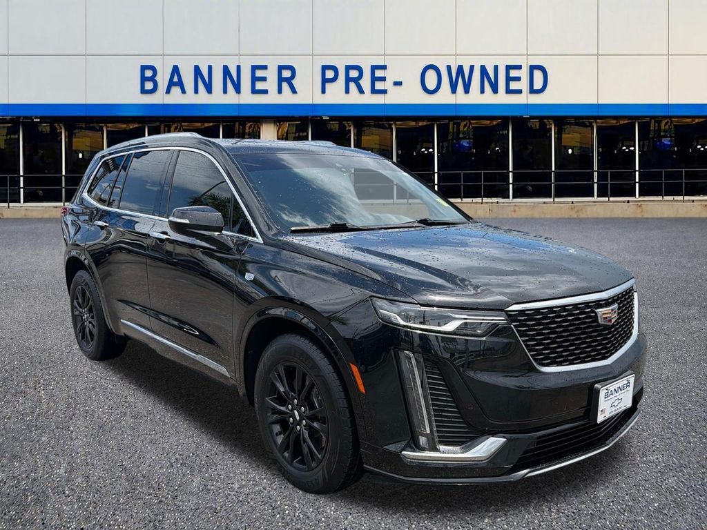 2022 Cadillac XT6 Luxury FWD