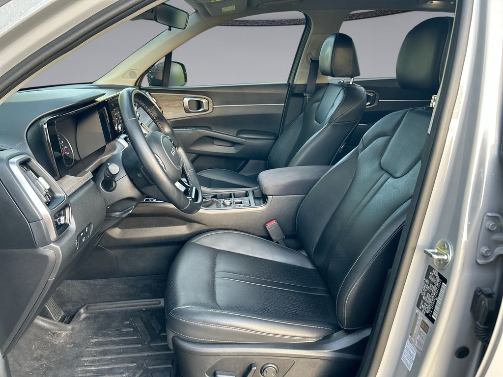 Thumbnail: 2022 Kia Sorento - 11