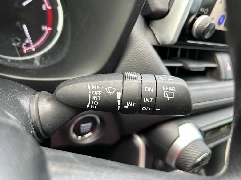 Thumbnail: 2023 Toyota RAV4 - 21