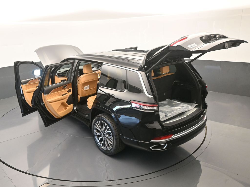 New 2025 Diamond Black Crystal Pearlcoat Jeep Summit image 66