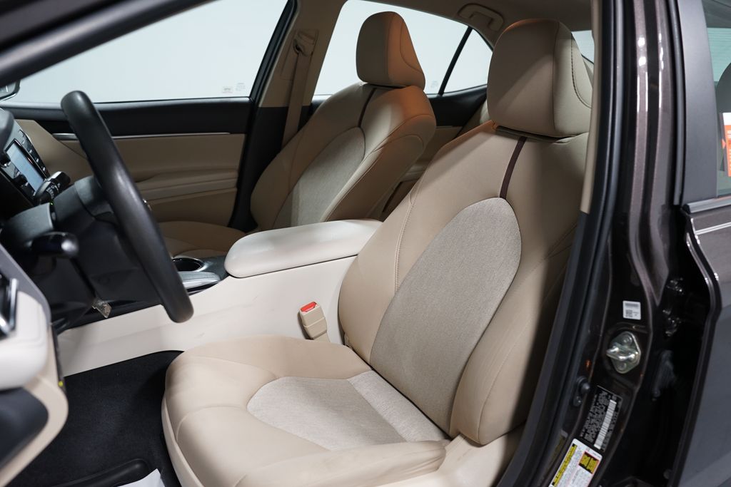 Thumbnail: 2018 Toyota Camry - 23