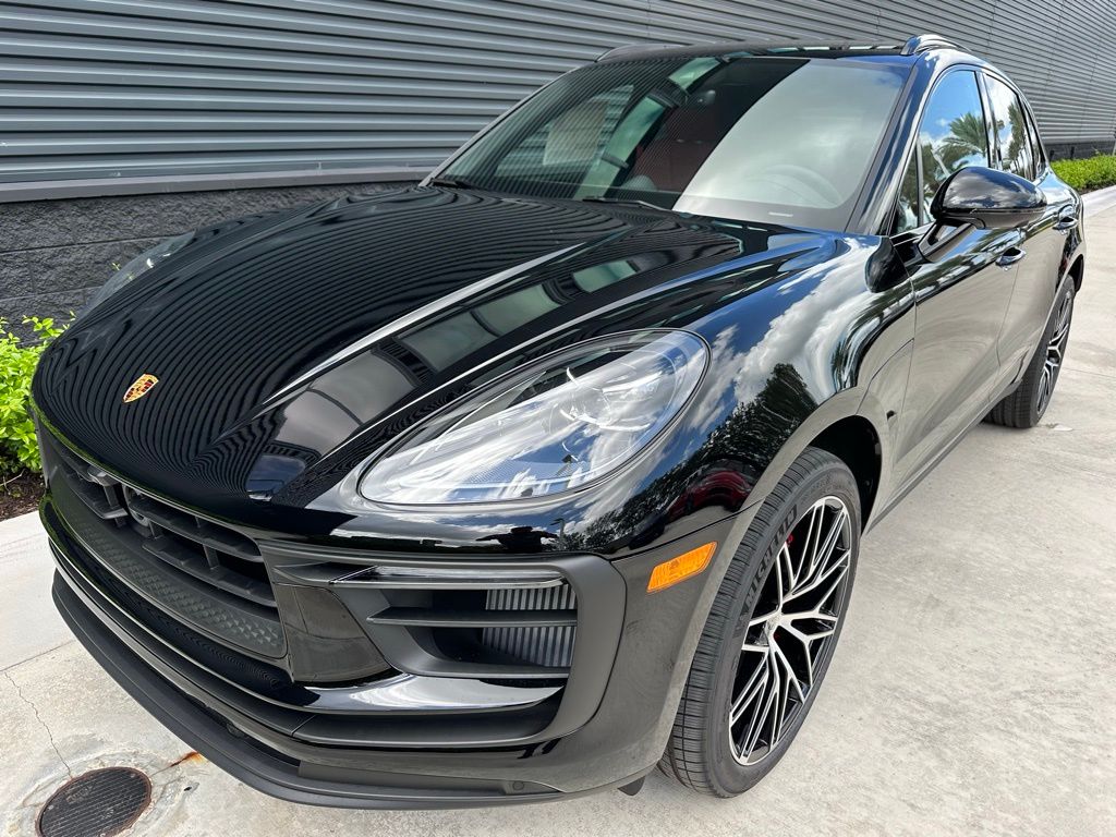 Thumbnail: 2025 Porsche Macan - 6