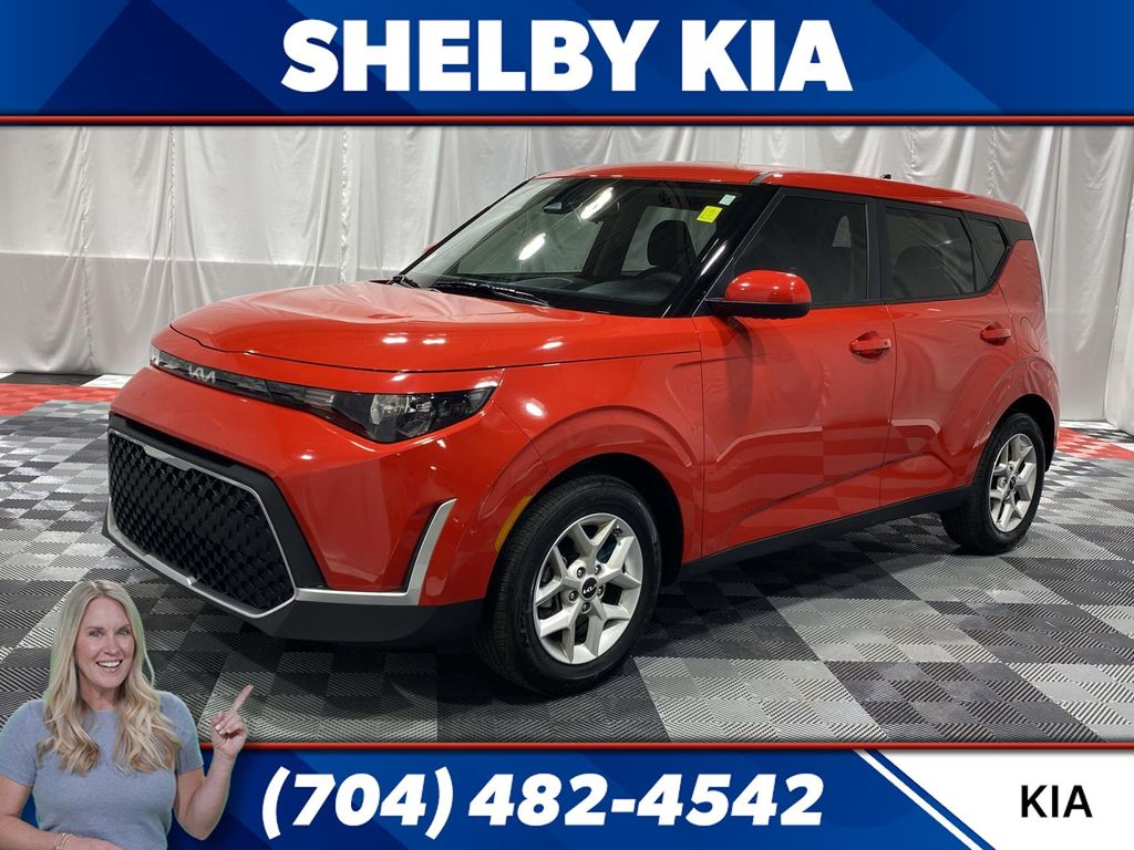 Inferno Red 2024 Kia Soul S FWD SUV / Crossover Front-Wheel Drive Continuously Variable Transmission