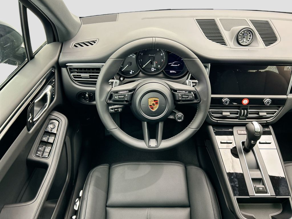 Thumbnail: 2026 Porsche Macan - 13