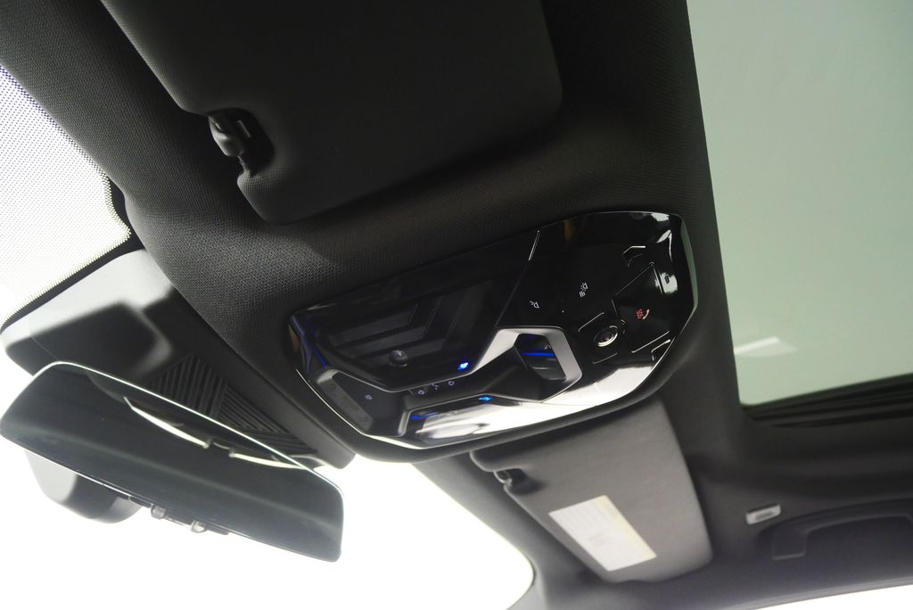 2025 BMW 5 Series 530i 25
