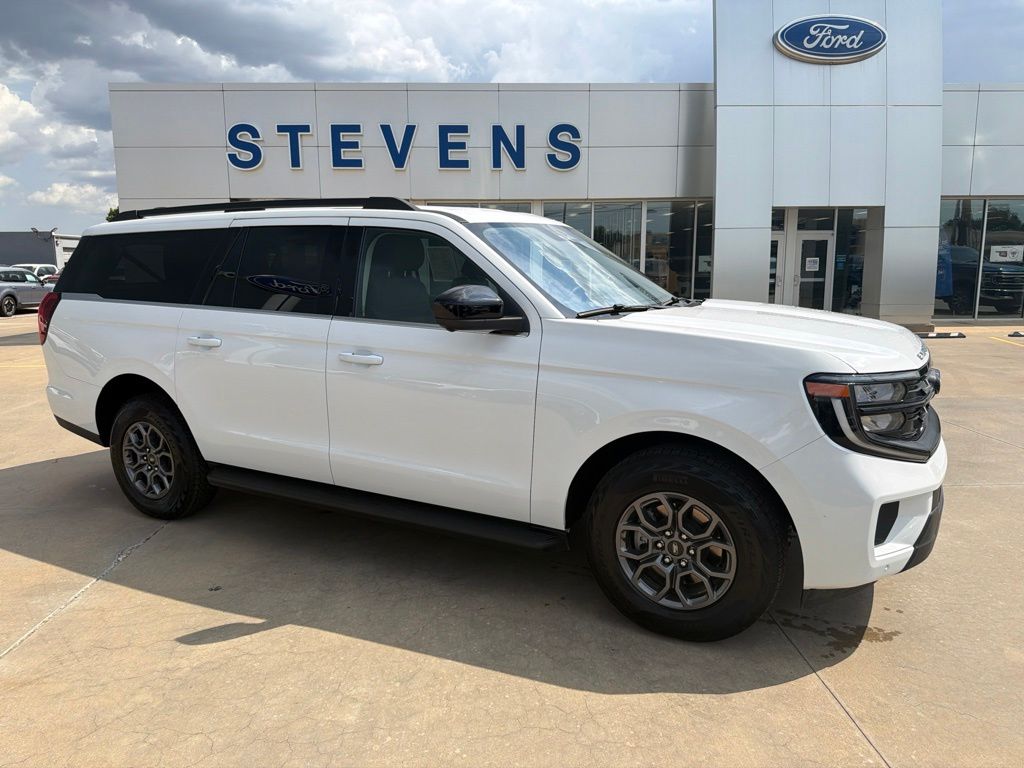Oxford White 2025 Ford Expedition SUV / Crossover Four-Wheel Drive Automatic