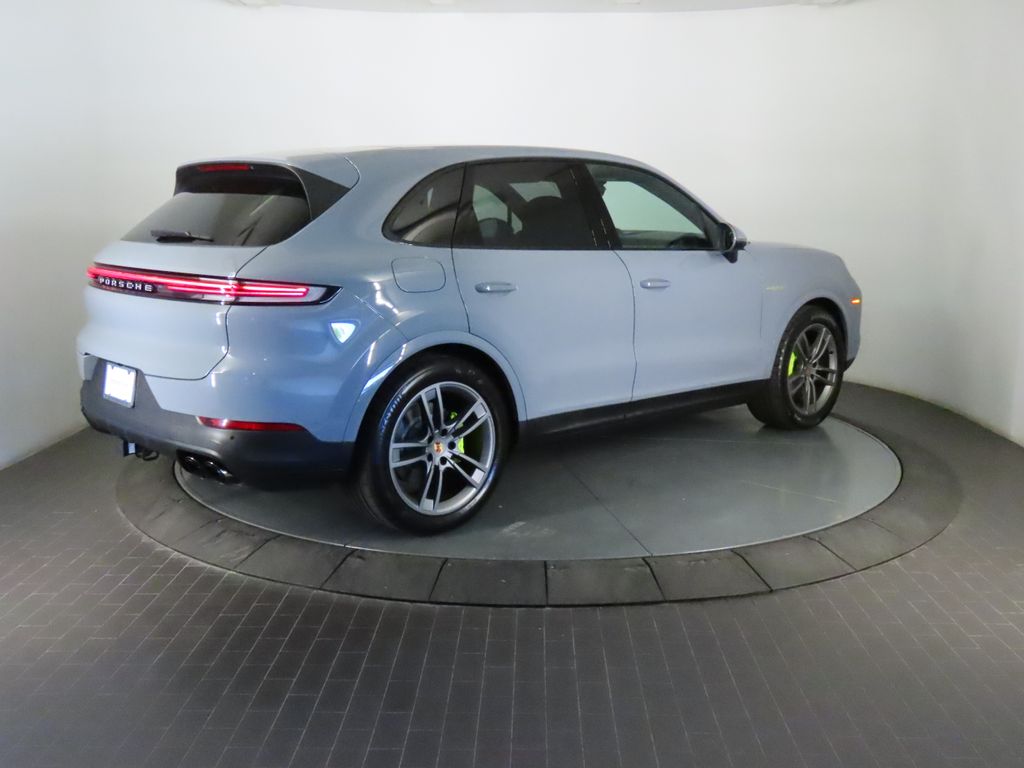 Thumbnail: 2025 Porsche Cayenne - 7