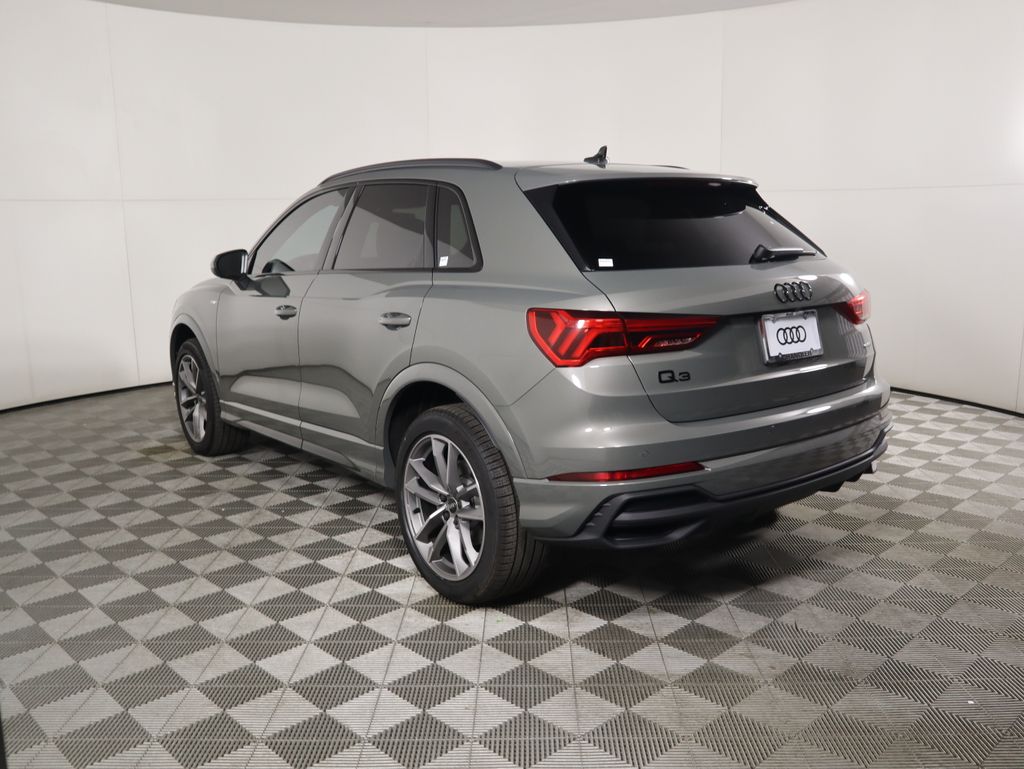 Thumbnail: 2025 Audi Q3 - 8