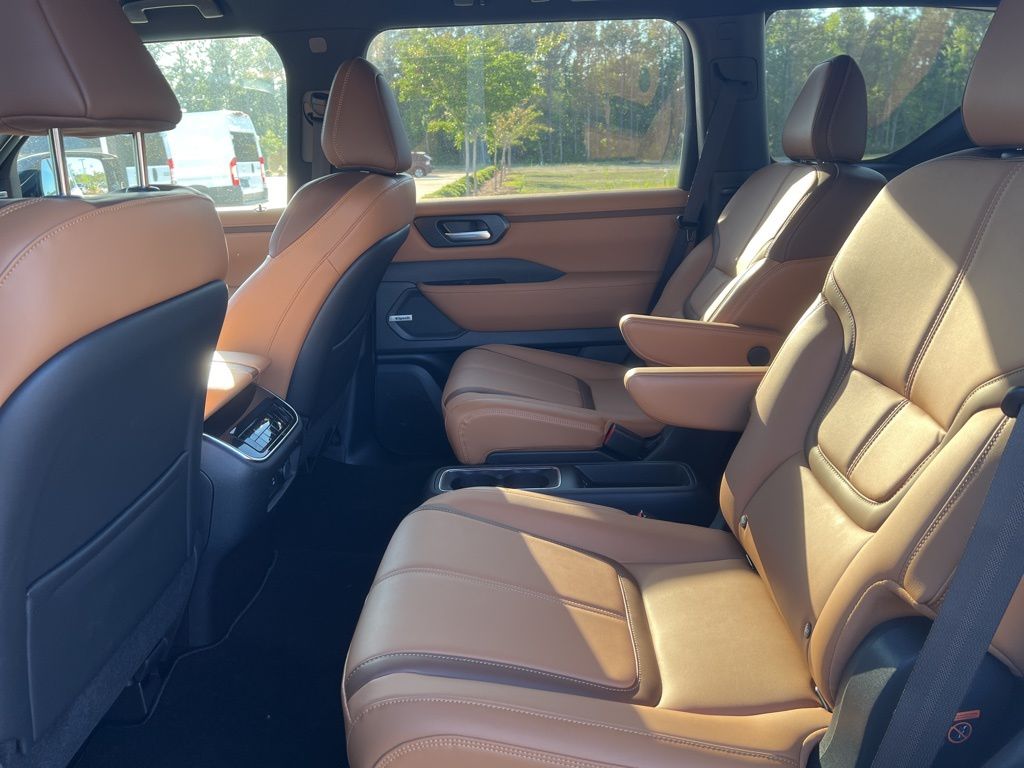2025 Aspen White Tricoat Nissan Armada SL RWD SUV