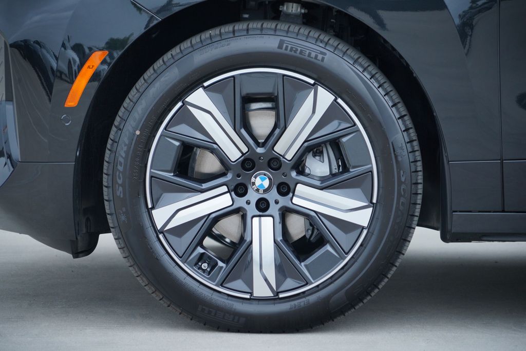 Thumbnail: 2026 BMW iX - 5