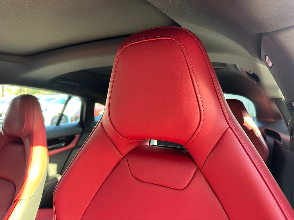 Thumbnail: 2026 Porsche Panamera - 23