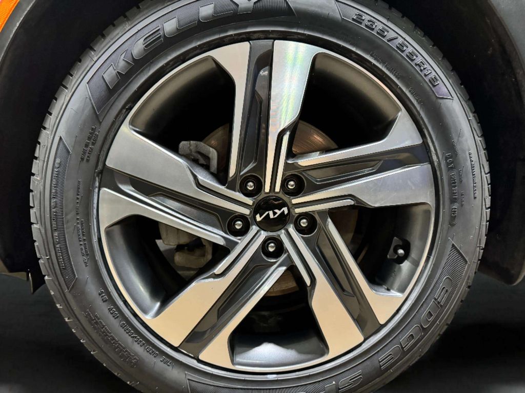 Used 2023 Aurora Black Kia SX Prestige image 30