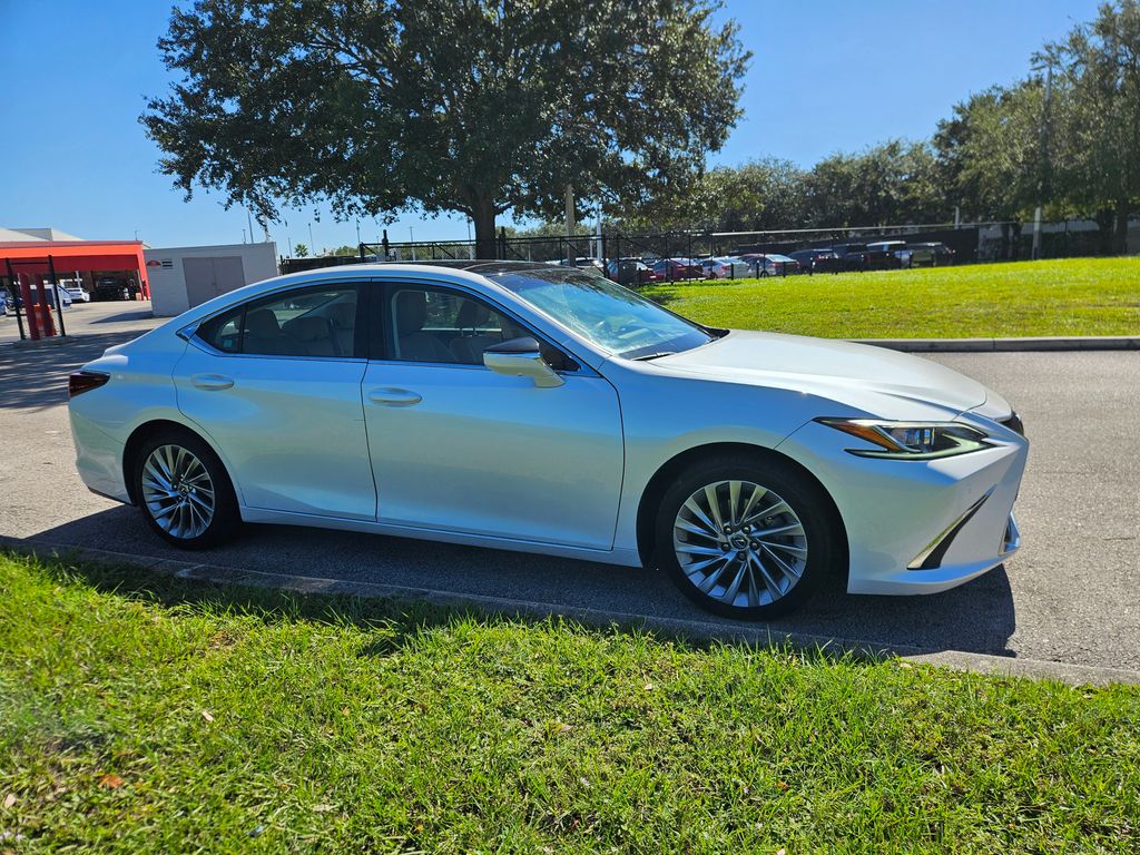 Thumbnail: 2019 Lexus ES - 7