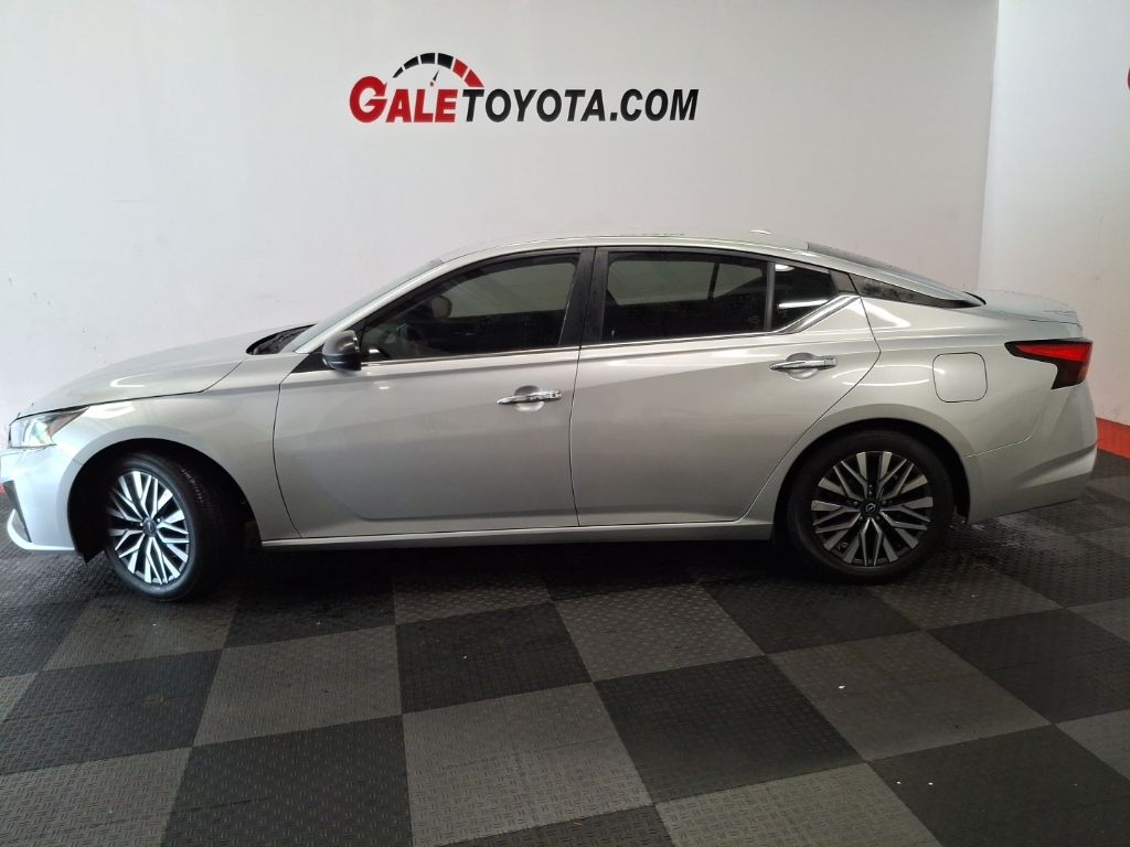 Used 2024 Nissan Altima Sedan
