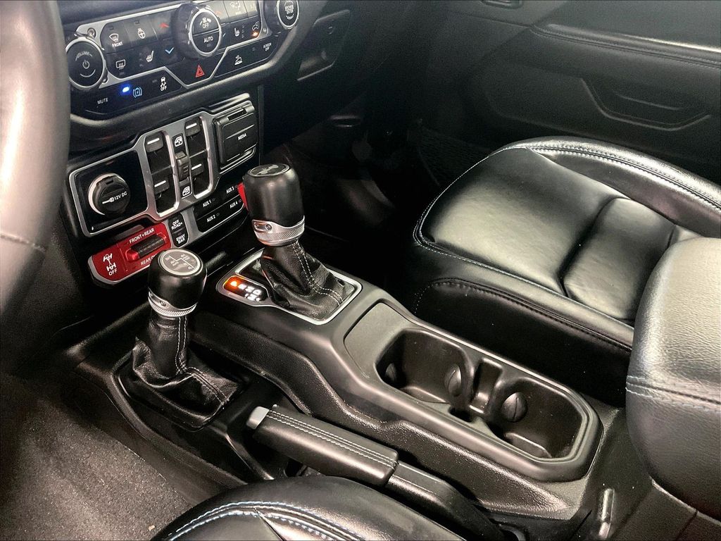 2024 Jeep Wrangler — photo 21