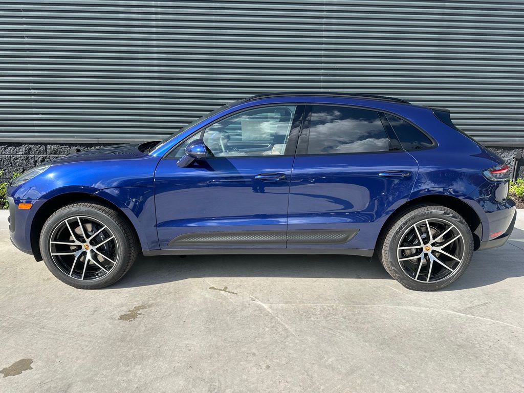 2025 Porsche Macan  2