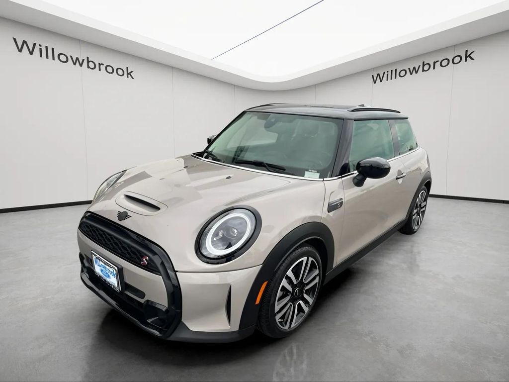 Gray Metallic 2023 MINI Cooper Hatchback Front-Wheel Drive 7-Speed Dual Clutch