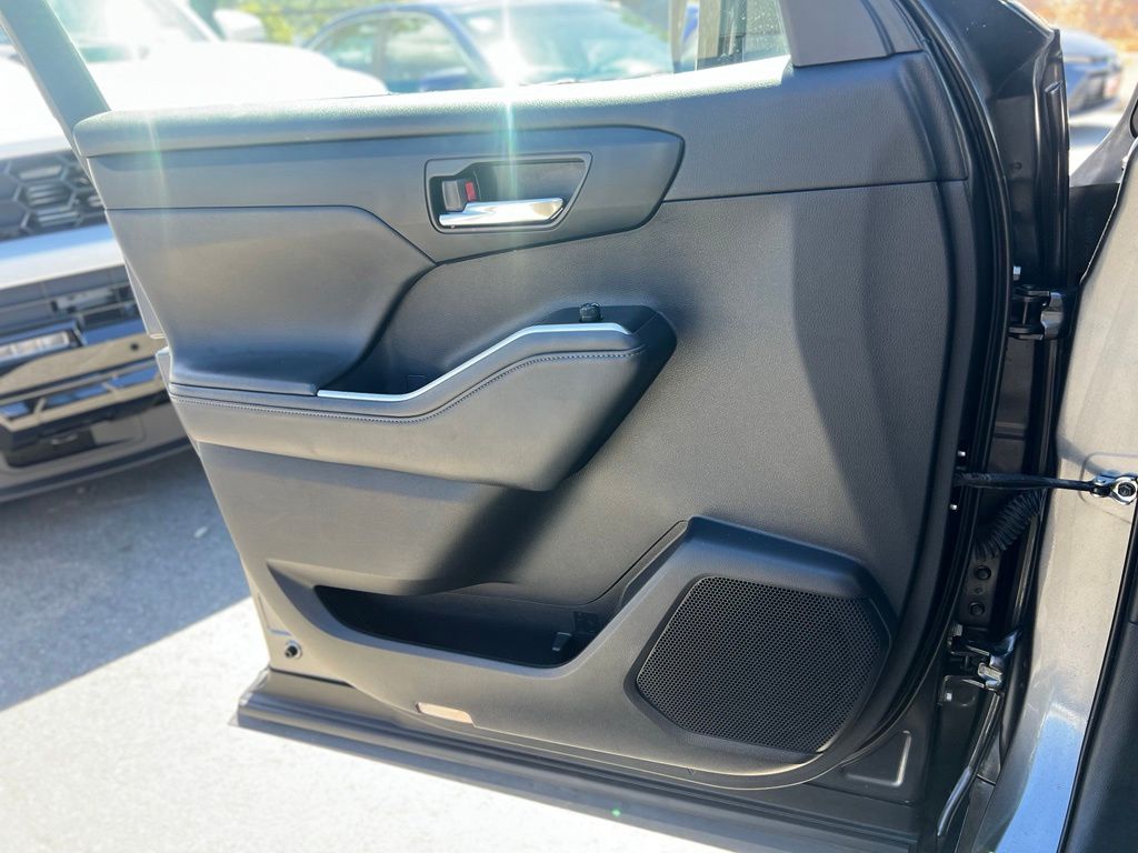 Used 2022 Toyota Highlander SUV
