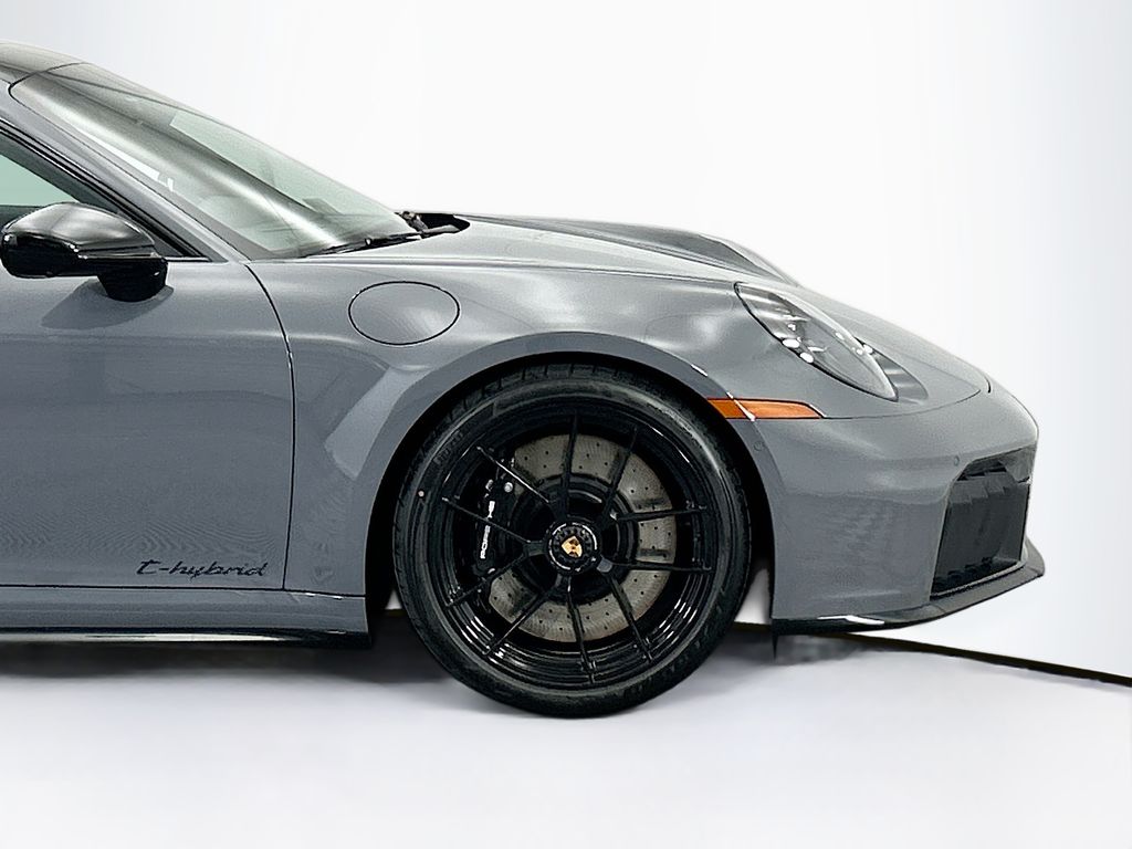 Thumbnail: 2026 Porsche 911 - 11