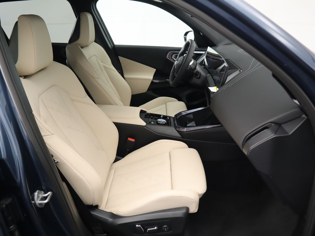 Thumbnail: 2026 BMW X3 - 21