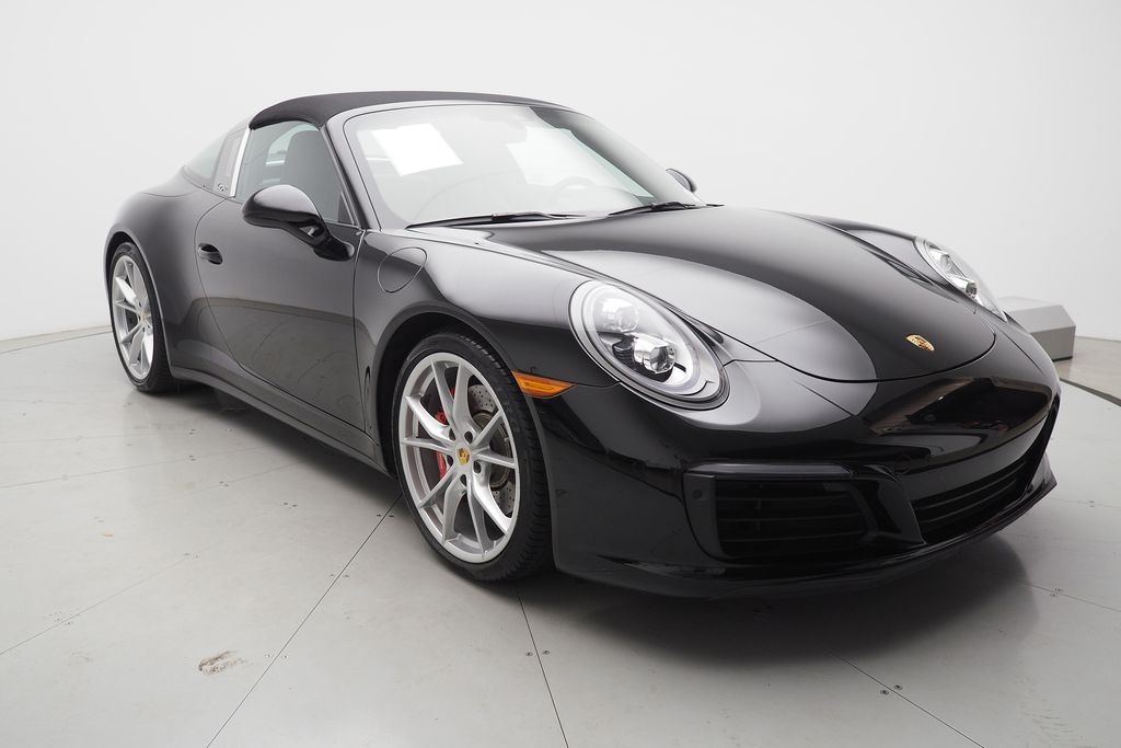 Thumbnail: 2019 Porsche 911 - 3