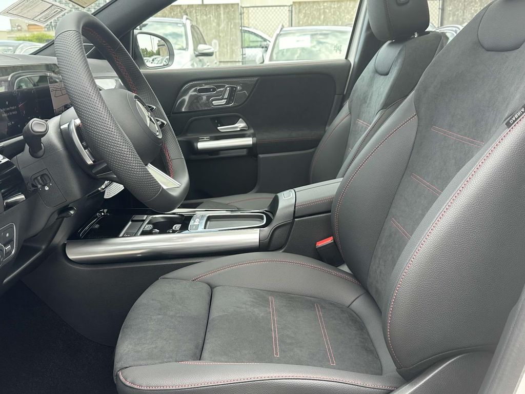 2025 Mercedes-Benz GLA 250 4MATIC 21