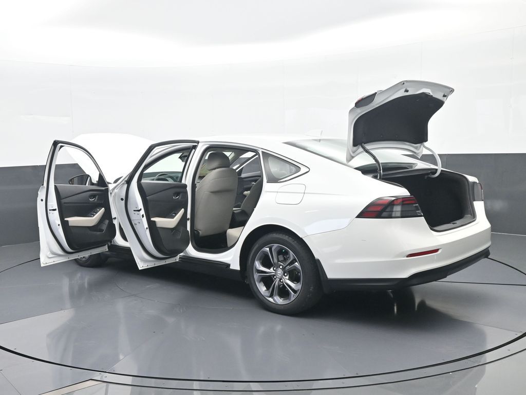 Used 2023 White Honda EX image 76