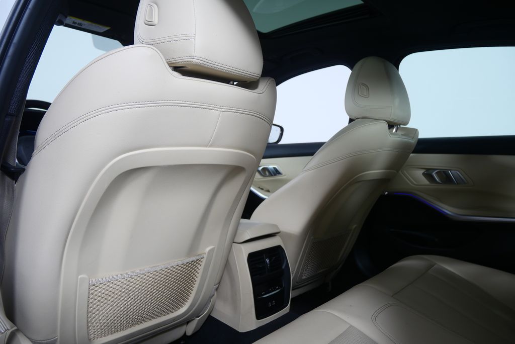 Thumbnail: 2022 BMW 3 Series - 18