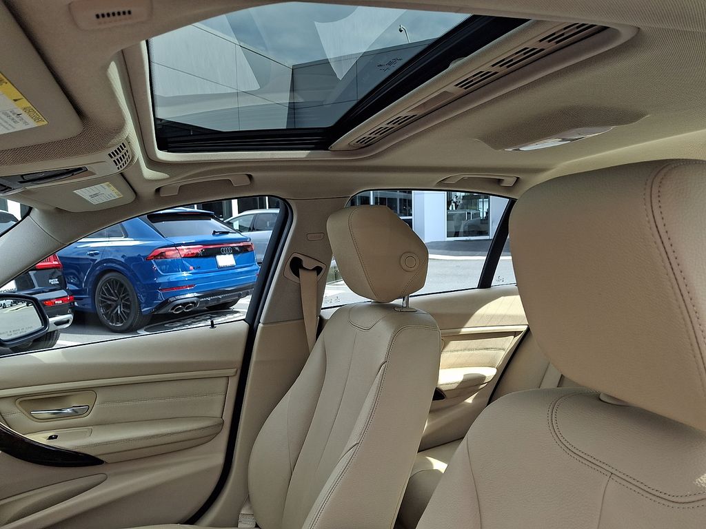 Thumbnail: 2015 BMW 3 Series - 12