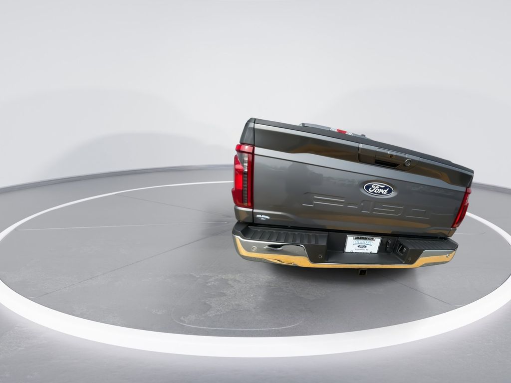 New 2026 Carbonized Gray Metallic Ford XLT image 7