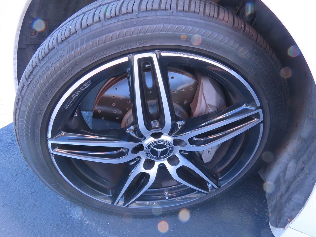 Thumbnail: 2019 Mercedes-Benz E-Class - 15