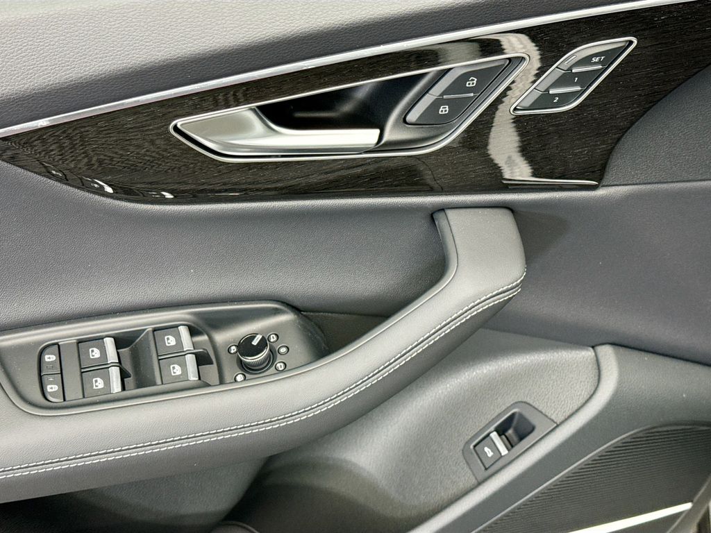 Thumbnail: 2026 Audi Q7 - 22