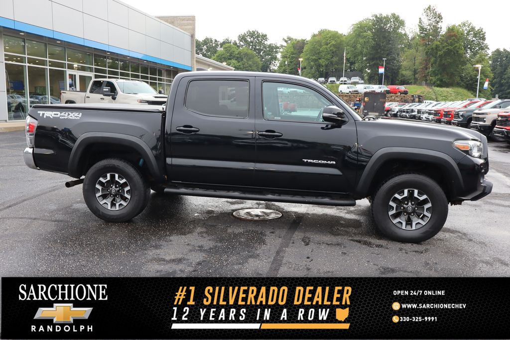 Midnight Black Metallic 2020 Toyota Tacoma Pickup Truck Four-Wheel Drive 6-Speed Automatic