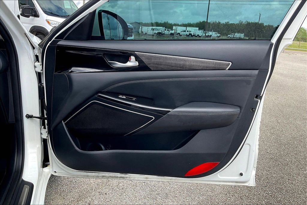 Used 2020 Kia Cadenza Technology 4D Sedan