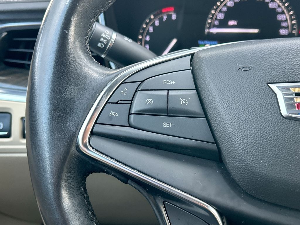 Thumbnail: 2018 Cadillac XT5 - 25