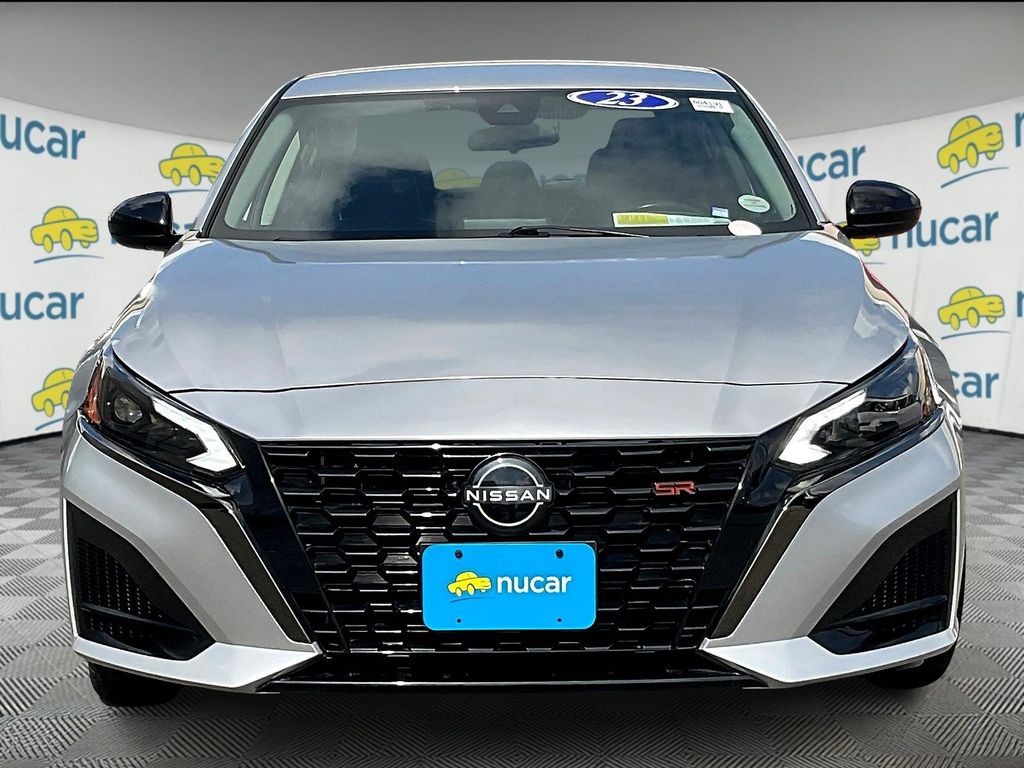 2023 Nissan Altima — photo 2