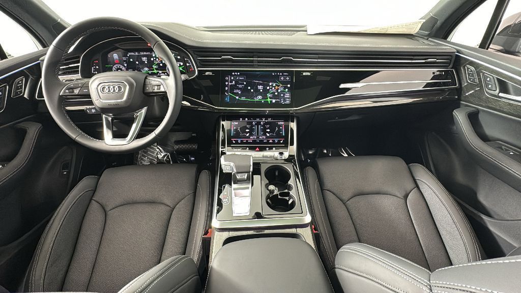 Thumbnail: 2025 Audi Q7 - 11