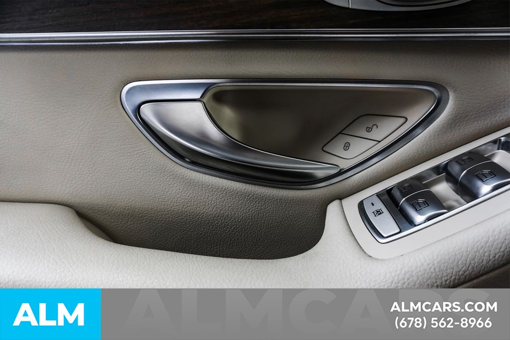 Used 2022 Gray Mercedes-Benz GLC 300 image 46