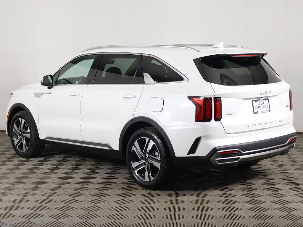 Used 2022 White Kia EX image 11