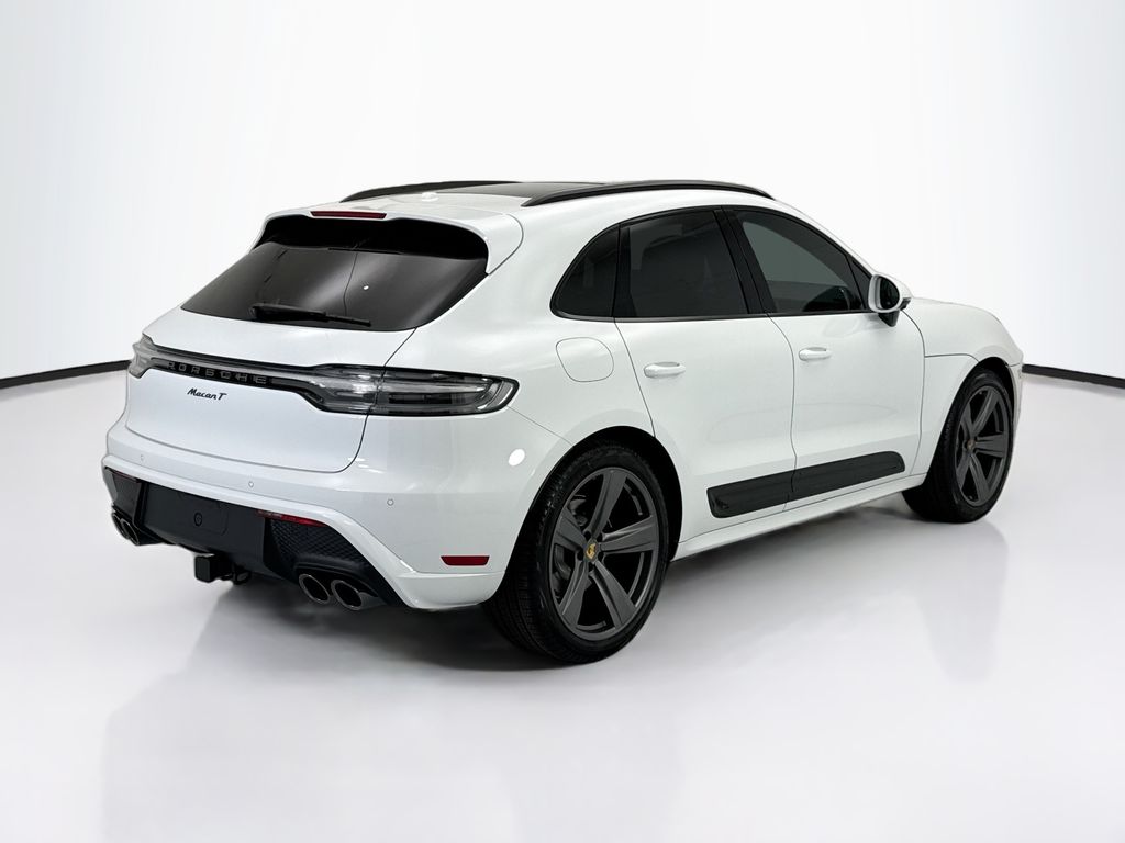 Thumbnail: 2026 Porsche Macan - 7
