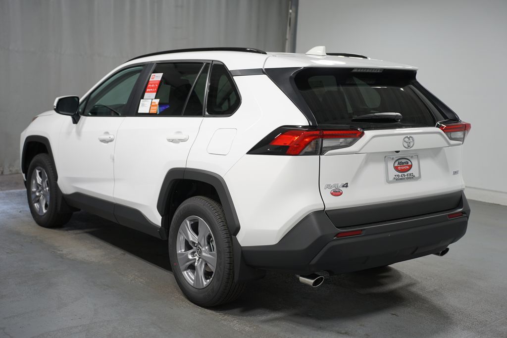 2025 Toyota RAV4 XLE 6