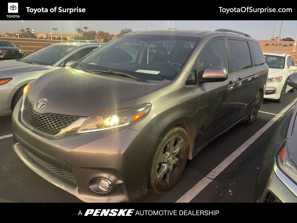 Thumbnail: 2015 Toyota Sienna - 1