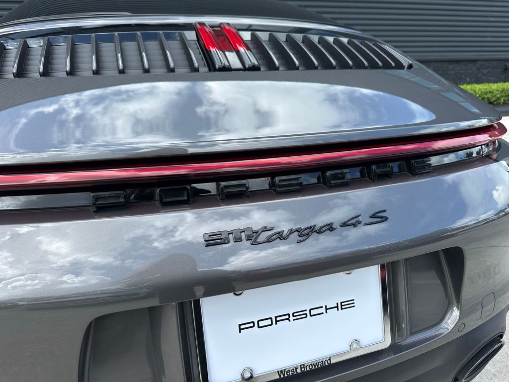 Thumbnail: 2022 Porsche 911 - 15