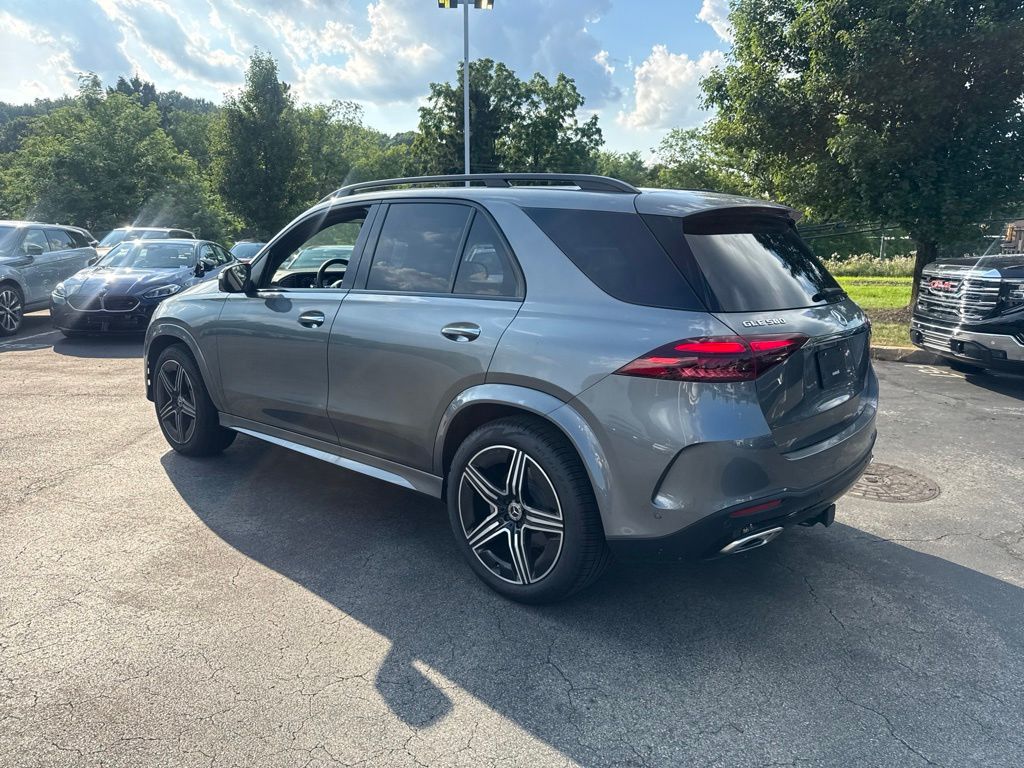 Used 2025 Gray Mercedes-Benz GLE 580 image 4