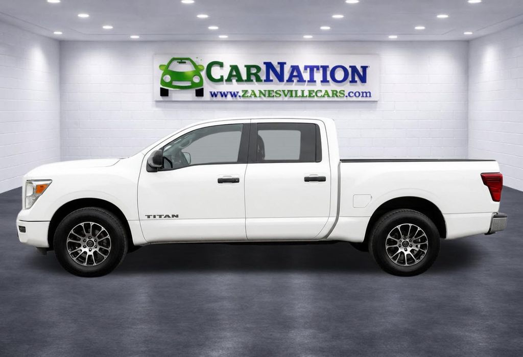 Photo 3 of 2023 Nissan Titan SV