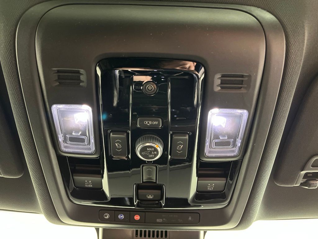 Thumbnail: 2026 Chevrolet Suburban - 14